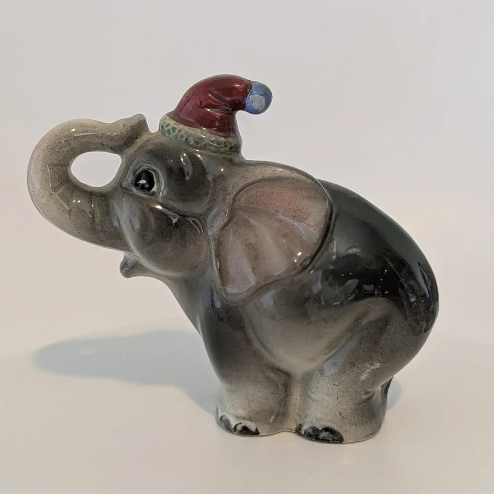 Vintage‎ Circus Elephant On Trapezoid Base Salt And Pepper Japan Ceramic
